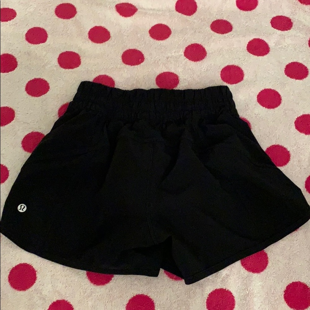 Lululemon Tracker Short V- Like new!!